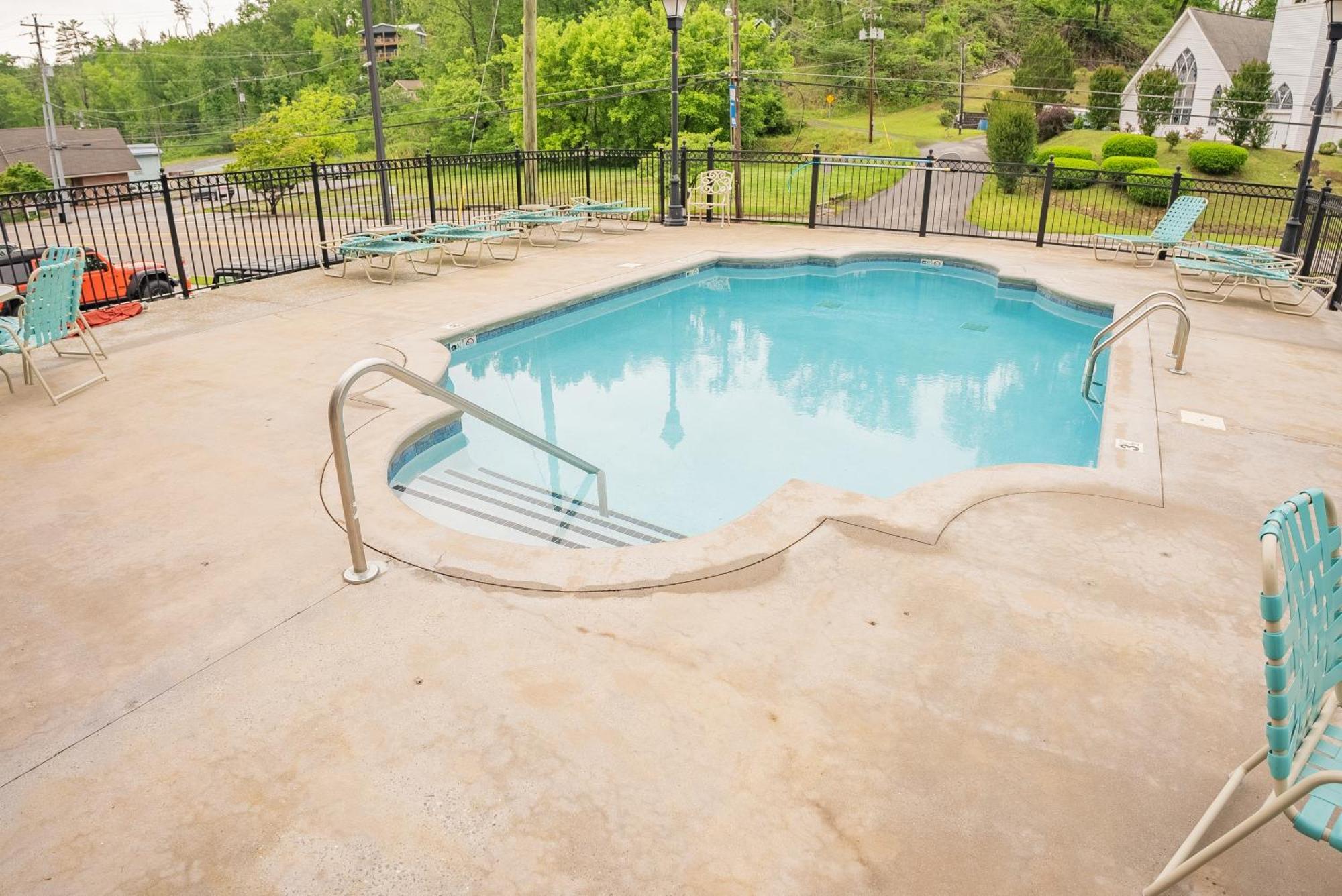 Luxurious Condo, Pool, Fireplace, Hiking Gatlinburg Exterior foto